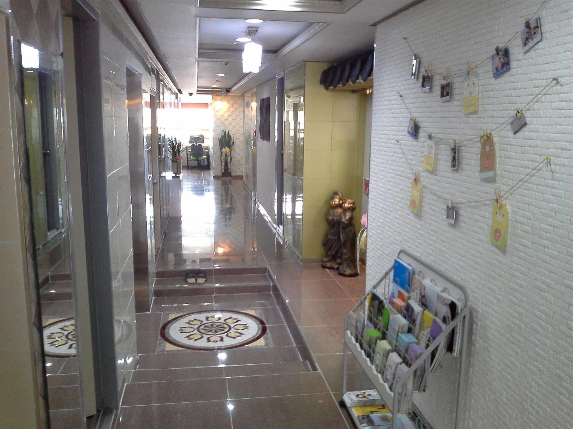 Feliz Guesthouse, Seoul Station Exterior foto